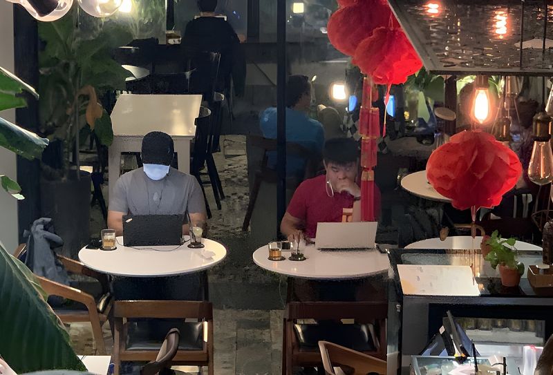 24-hour cafes_vnexpress.jpg